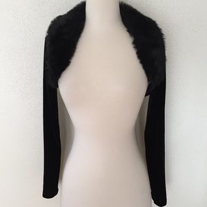 ❄️bebe velvet faux fur shrug